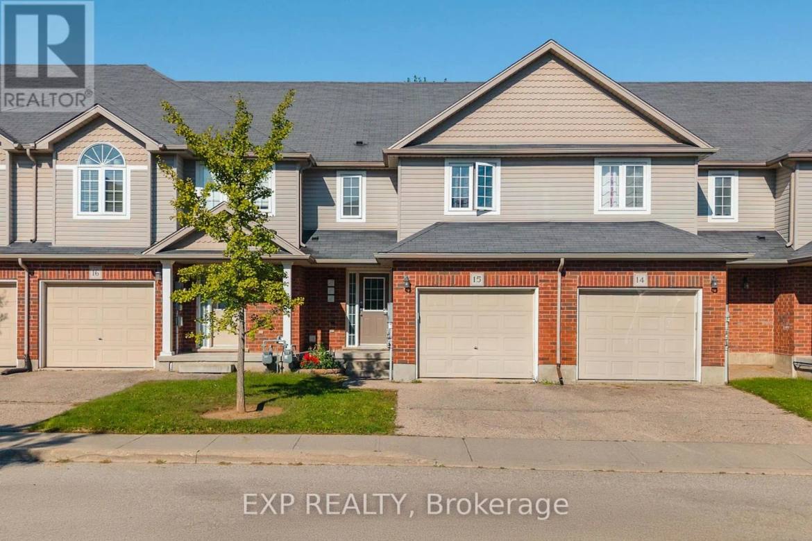 468 Doon Drive S, Front Exterior