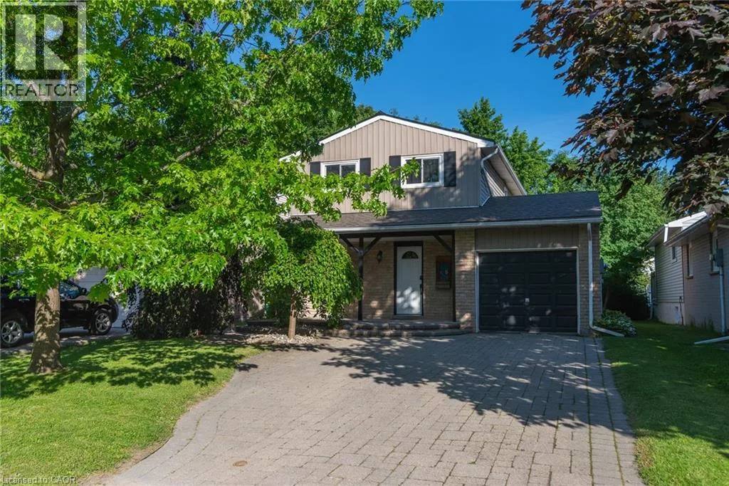 162 Parkside Drive E, Front Exterior